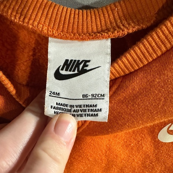 Boys Nike‎ Snow Day Fleece Crew Neck 24M Orange Mountains Warm - Picture 2 of 4